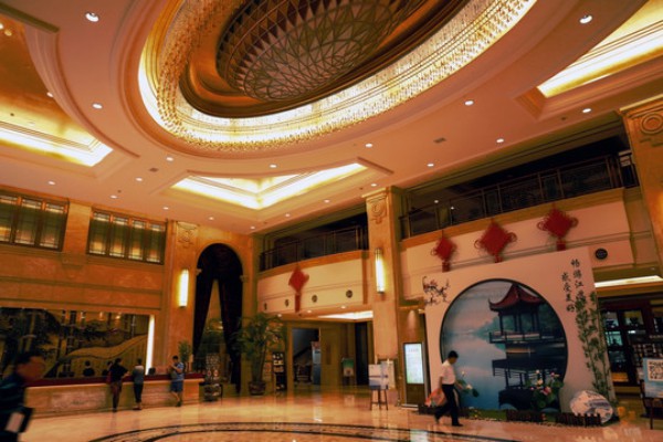 探索成都：养生休闲新选择——品茶看戏两不误(品茶 成都)