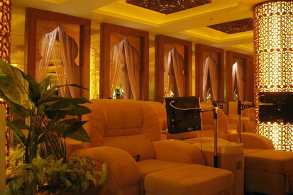 比较成都与长沙夜生活，养生休闲新体验！(长沙和成都夜生活)